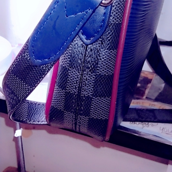 Louis Vuitton bag - Picture 6 of 9